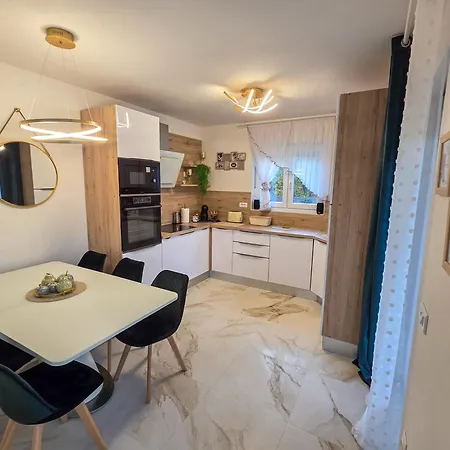 House4seasons * Lič